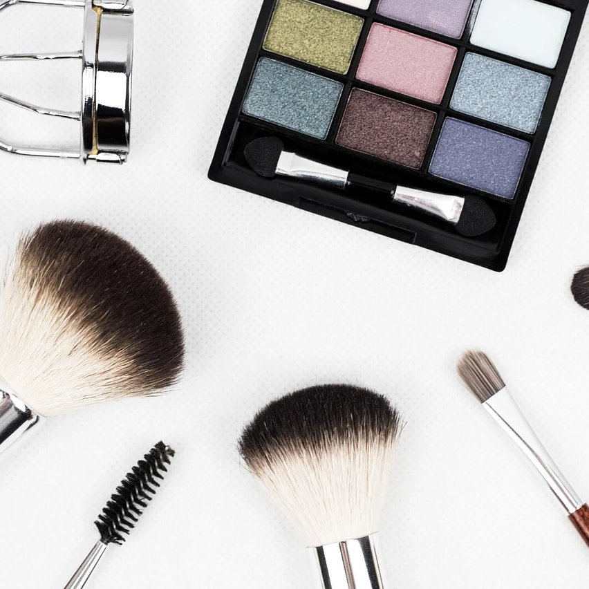 Make-Up